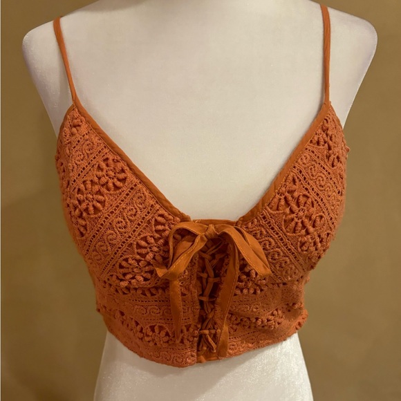 American Rag knitted cropped halter top size small - Picture 2 of 12